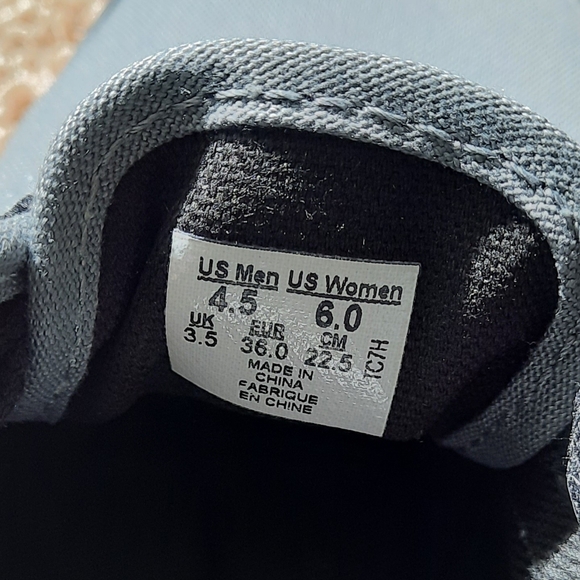 New Vans sneakers - Picture 4 of 4